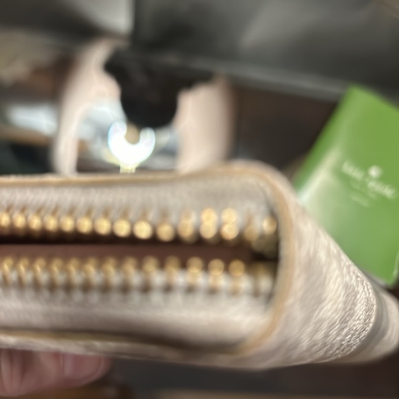 EUC Large Kate Spade zipper wallet gray/cream. - Picture 11 of 14